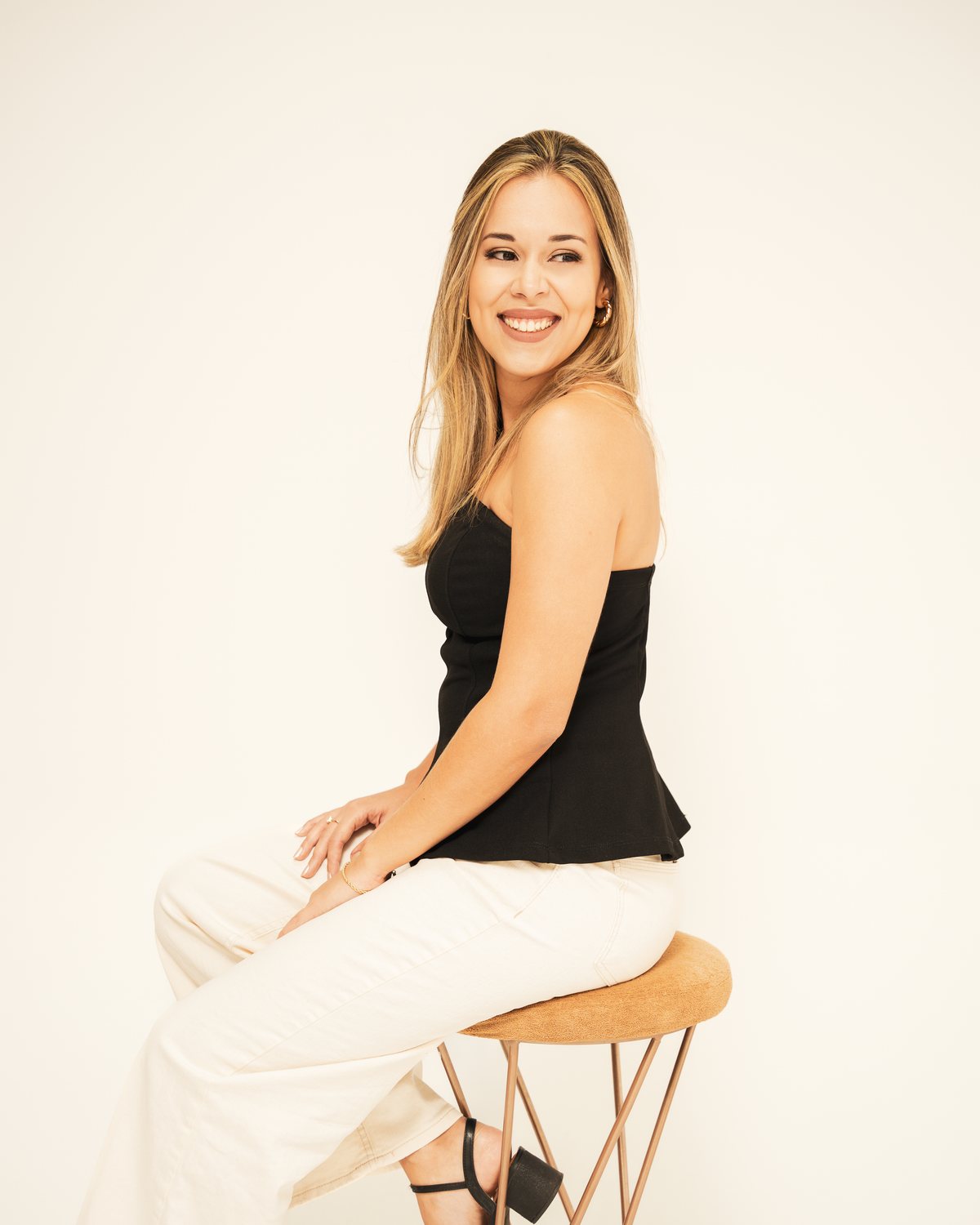 Retrato profissional de Natália Gomes.